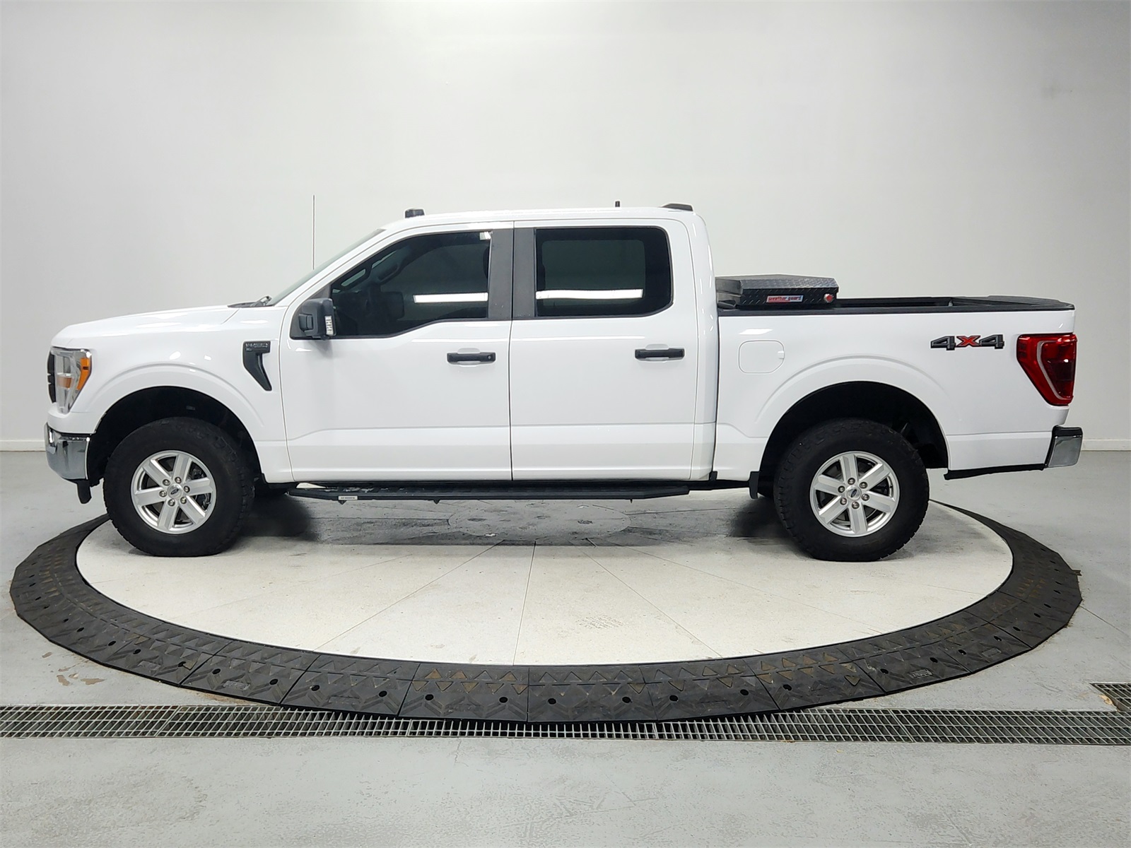 2022 Ford F-150 XL photo 4