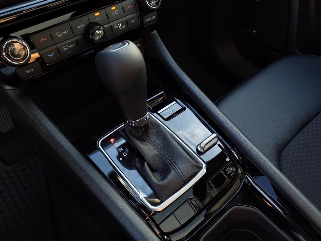 2023 Jeep Compass Altitude photo 13