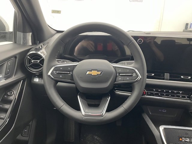 2026 Chevrolet Equinox LT photo 9