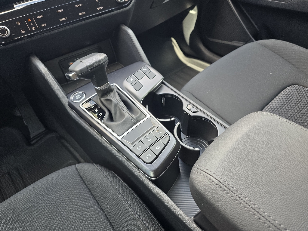 2026 Kia Sportage LX photo 9
