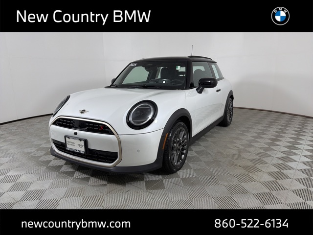 2025 Mini Cooper 2 Door Hardtop Iconic photo 3