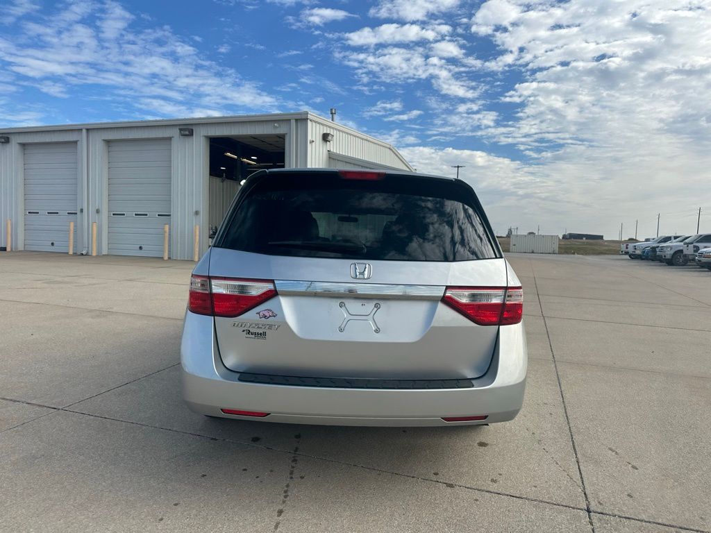 2012 Honda Odyssey LX photo 4