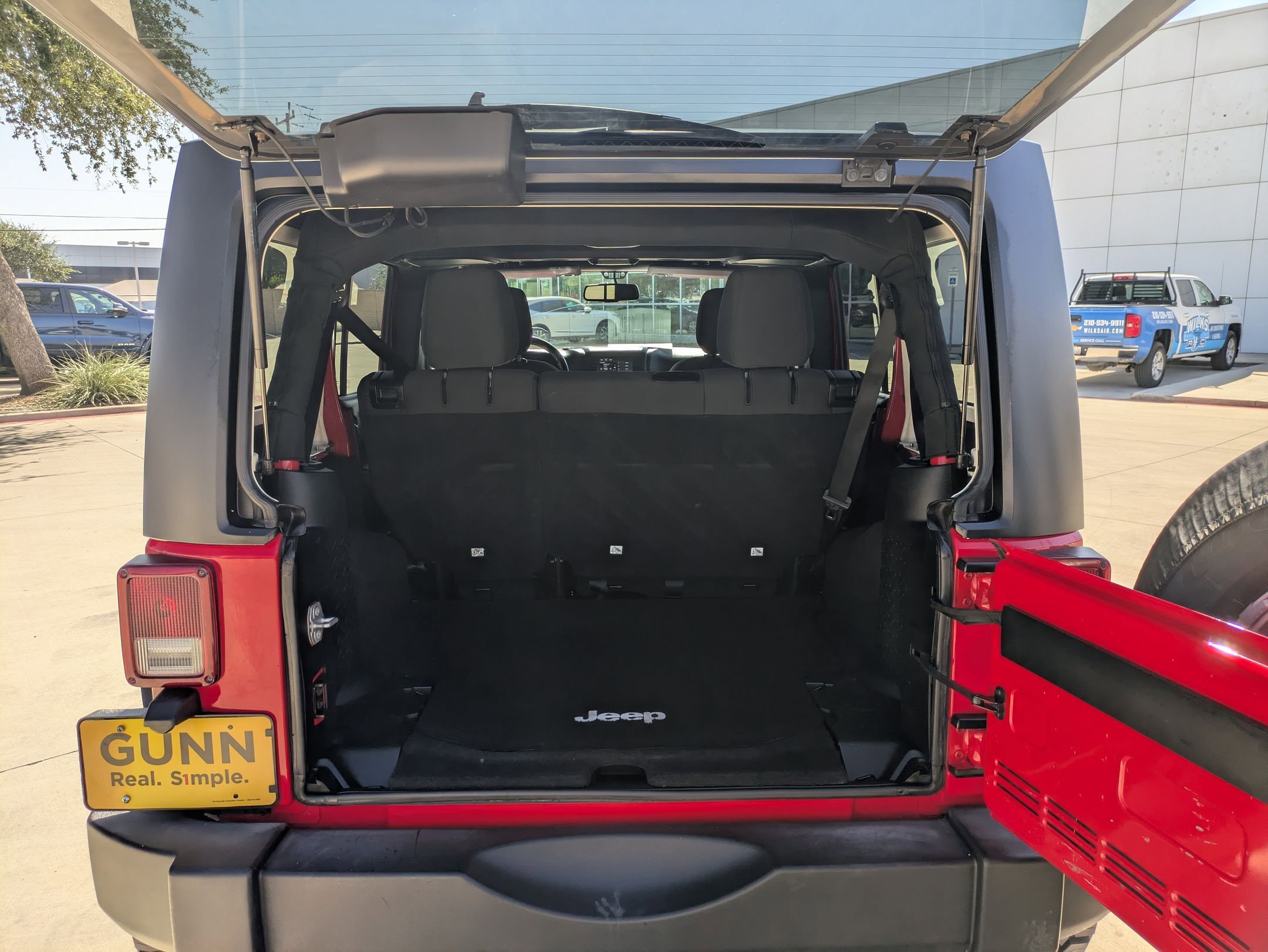 2017 Jeep Wrangler Unlimited Sport photo 23