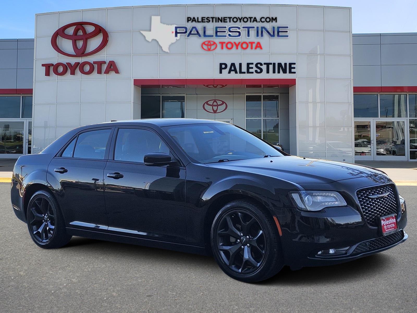 2023 Chrysler 300 S's photo