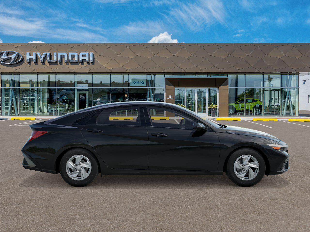 2025 Hyundai Elantra SE photo 5