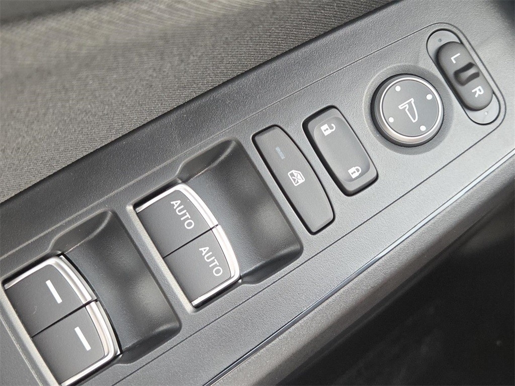 2025 Honda Civic Sport photo 2