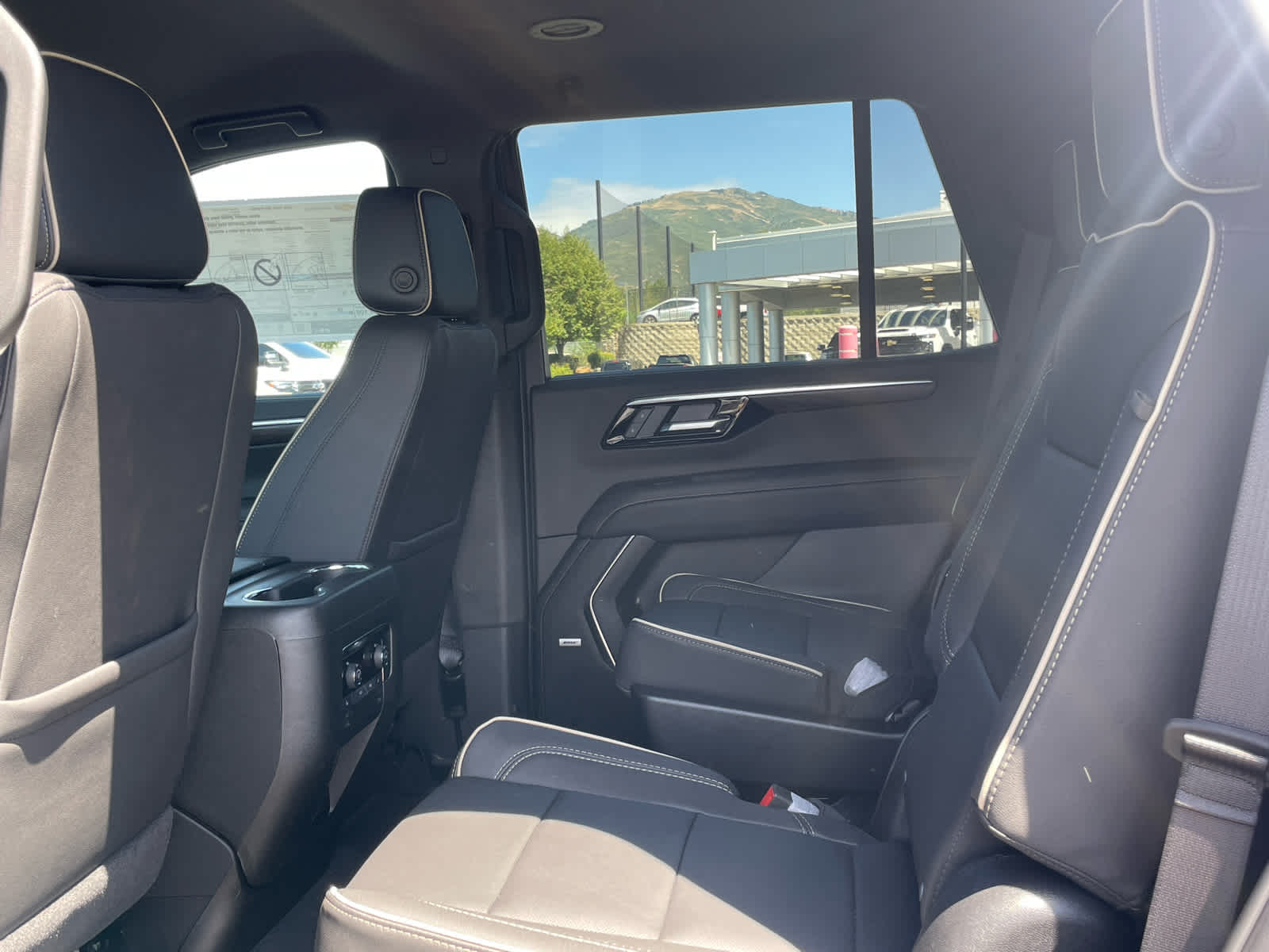 2025 Chevrolet Tahoe Premier photo 18