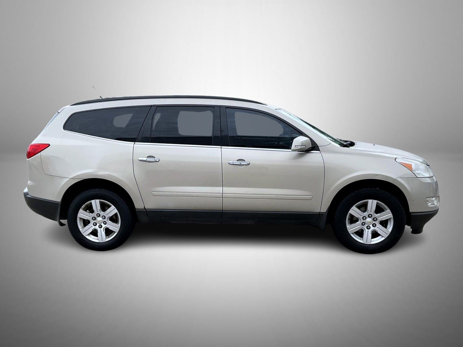 2011 Chevrolet Traverse 2LT photo 4