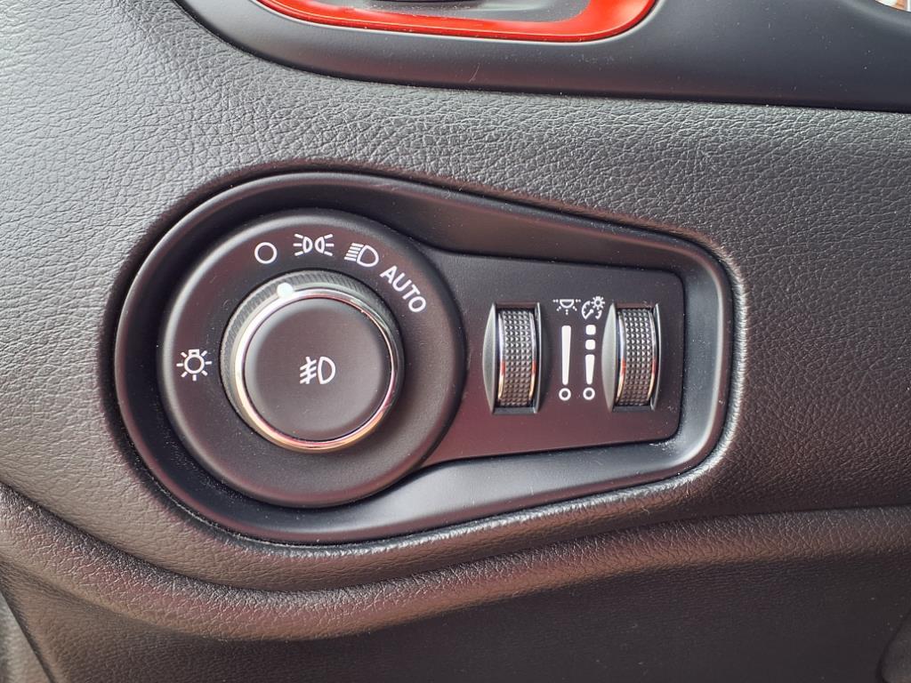 2023 Jeep Renegade Trailhawk photo 5