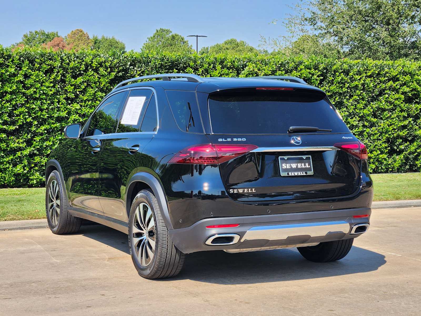 2025 Mercedes Benz GLE 350 4MATIC photo 4