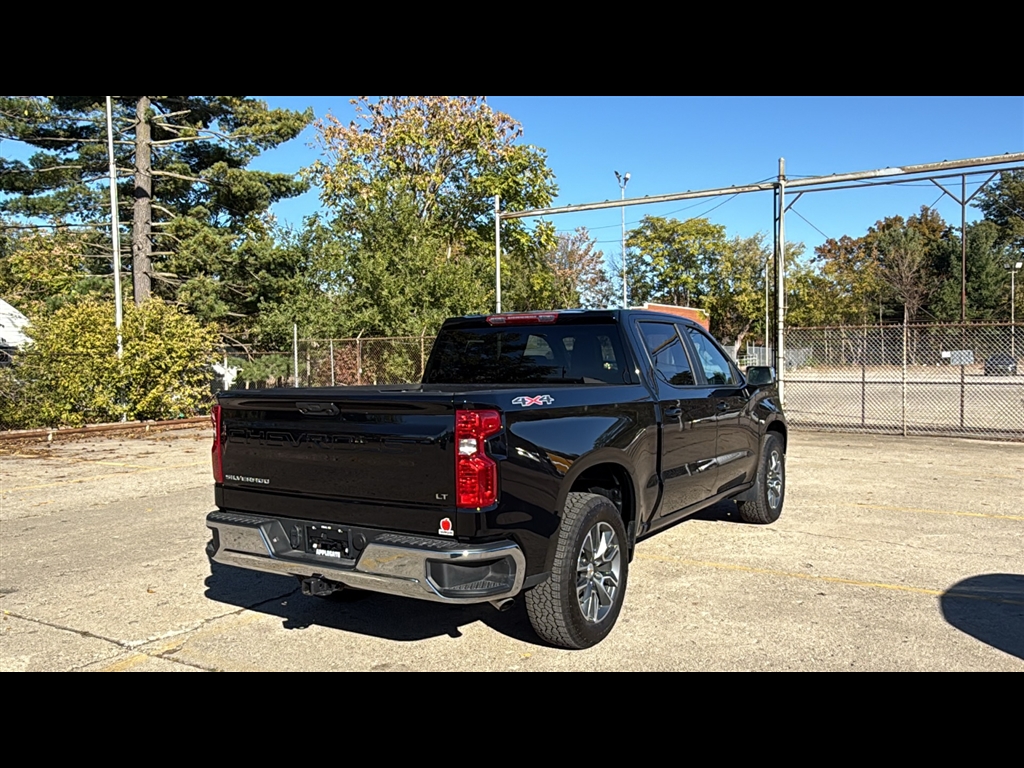 2026 Chevrolet Silverado 1500 LT photo 3
