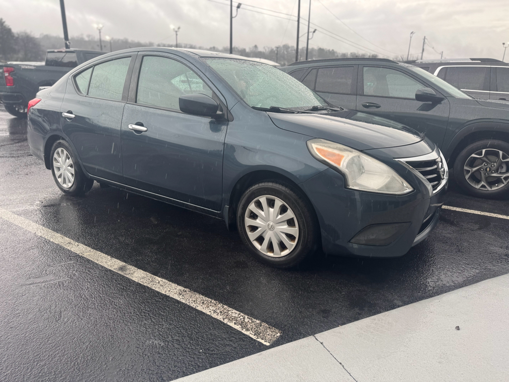 2015 Nissan Versa Sedan SV's photo