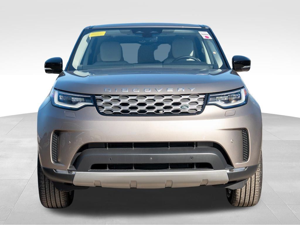 2025 Land Rover Discovery S photo 2