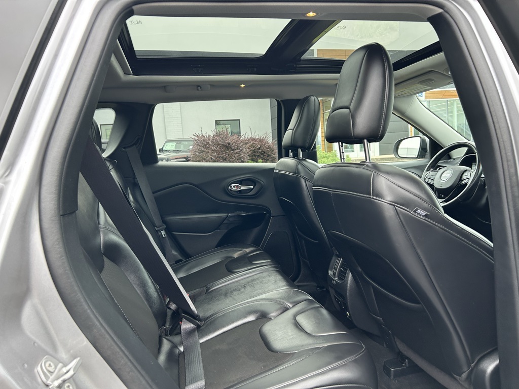 2020 Jeep Cherokee Altitude photo 30