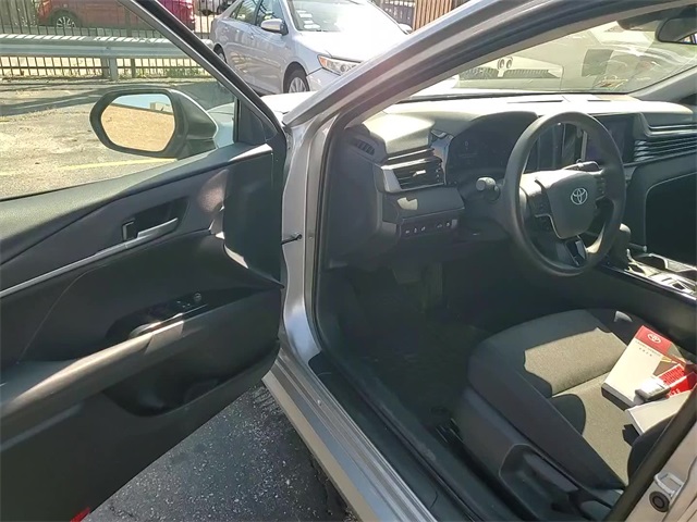2025 Toyota Camry LE photo 10