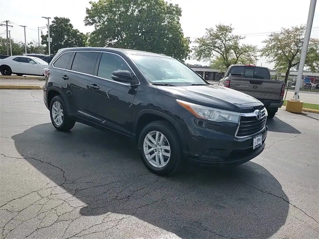 2015 Toyota Highlander LE photo 4