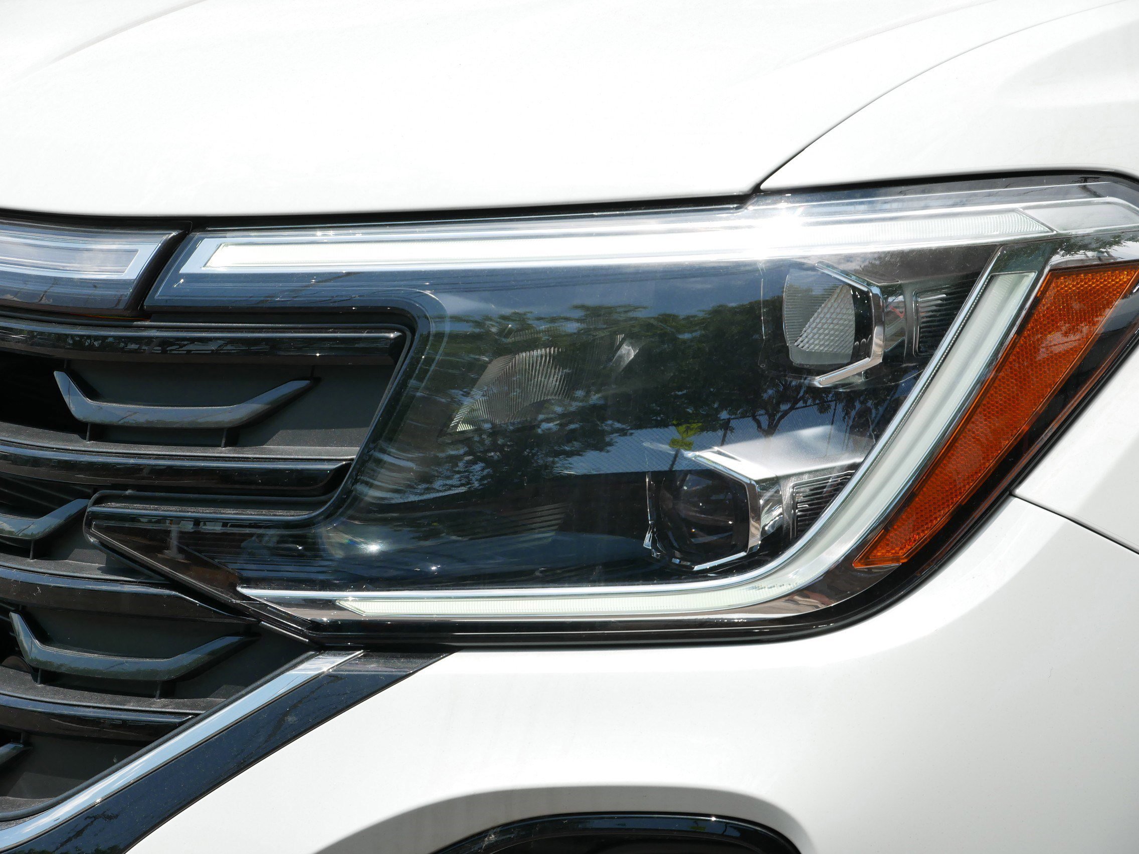 2025 Volkswagen Atlas Cross Sport SE Technology photo 3