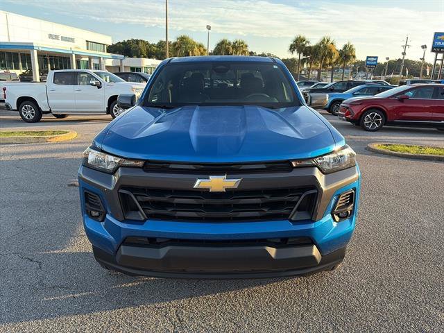 2023 Chevrolet Colorado LT photo 2