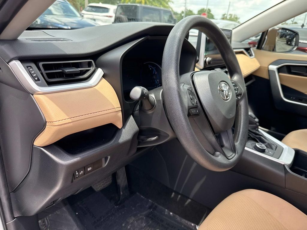 2024 Toyota RAV4 Hybrid LE photo 19