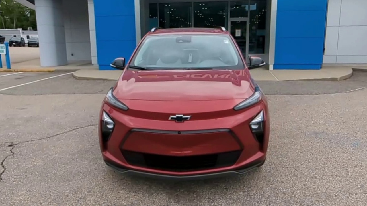 2022 Chevrolet Bolt EUV Premier photo 3