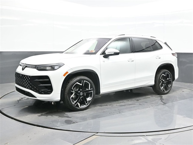 2026 Volkswagen Tiguan SEL R-Line photo 4