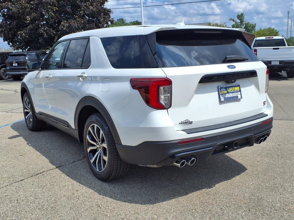 2022 Ford Explorer ST photo 4