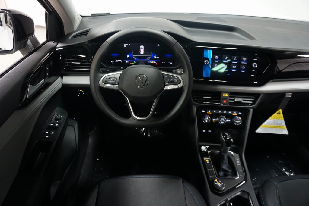 2024 Volkswagen Taos SE photo 14