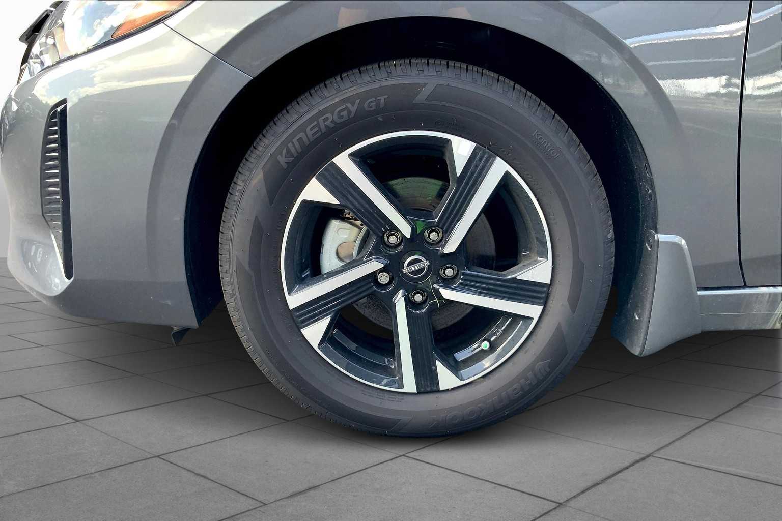 2025 Nissan Sentra SV photo 11
