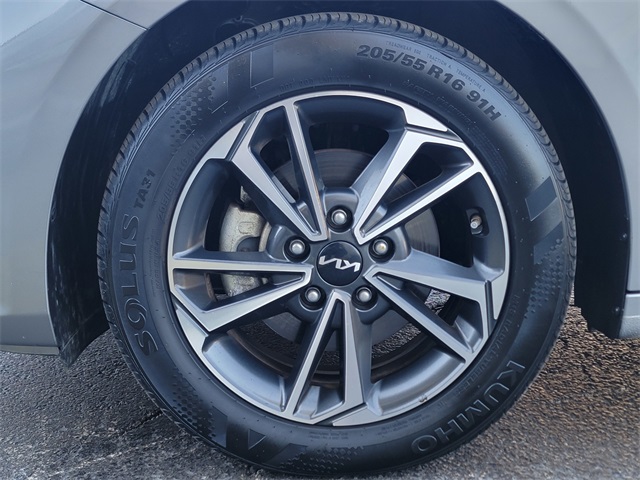2023 Kia Forte LXS photo 11