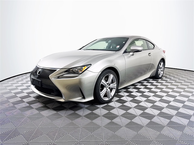 2016 Lexus RC 200t photo 2