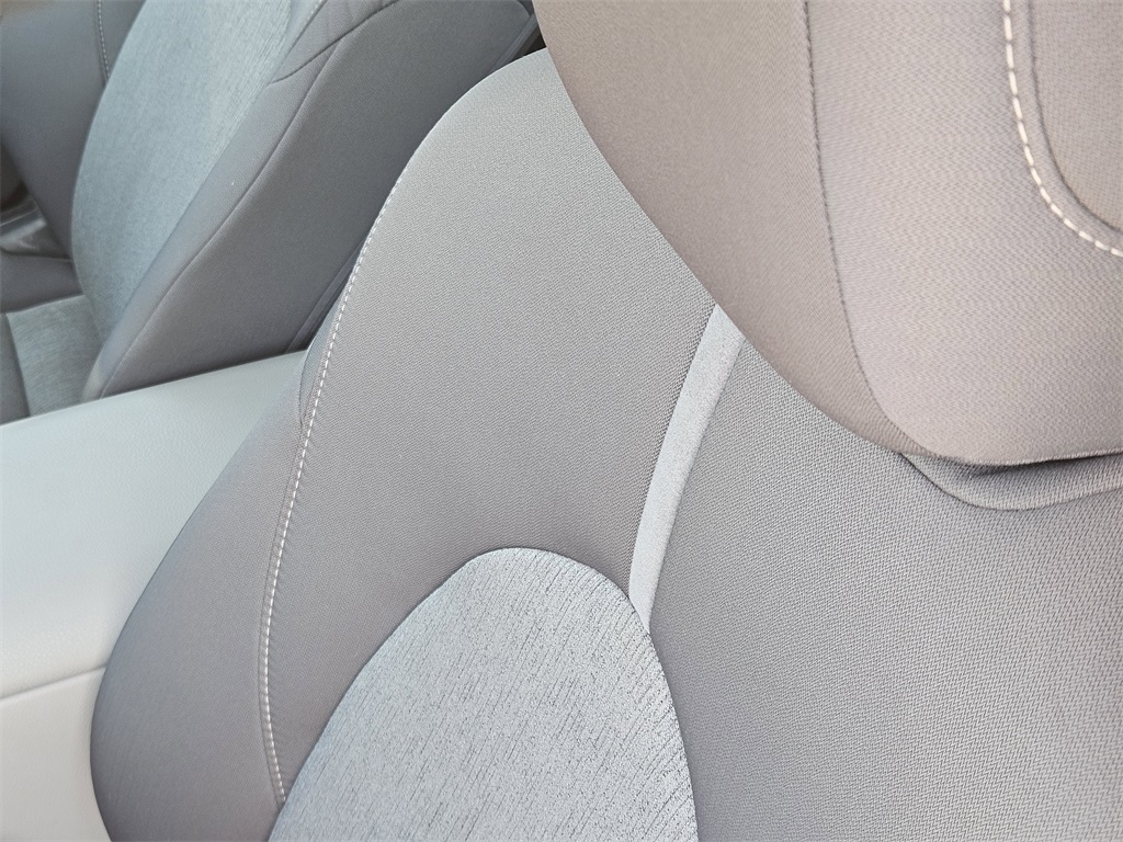 2022 Toyota Camry LE photo 20