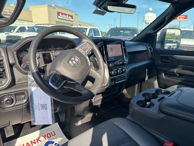 2025 Ram 3500 Tradesman photo 17