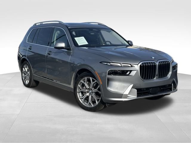 2025 BMW X7 40i's photo