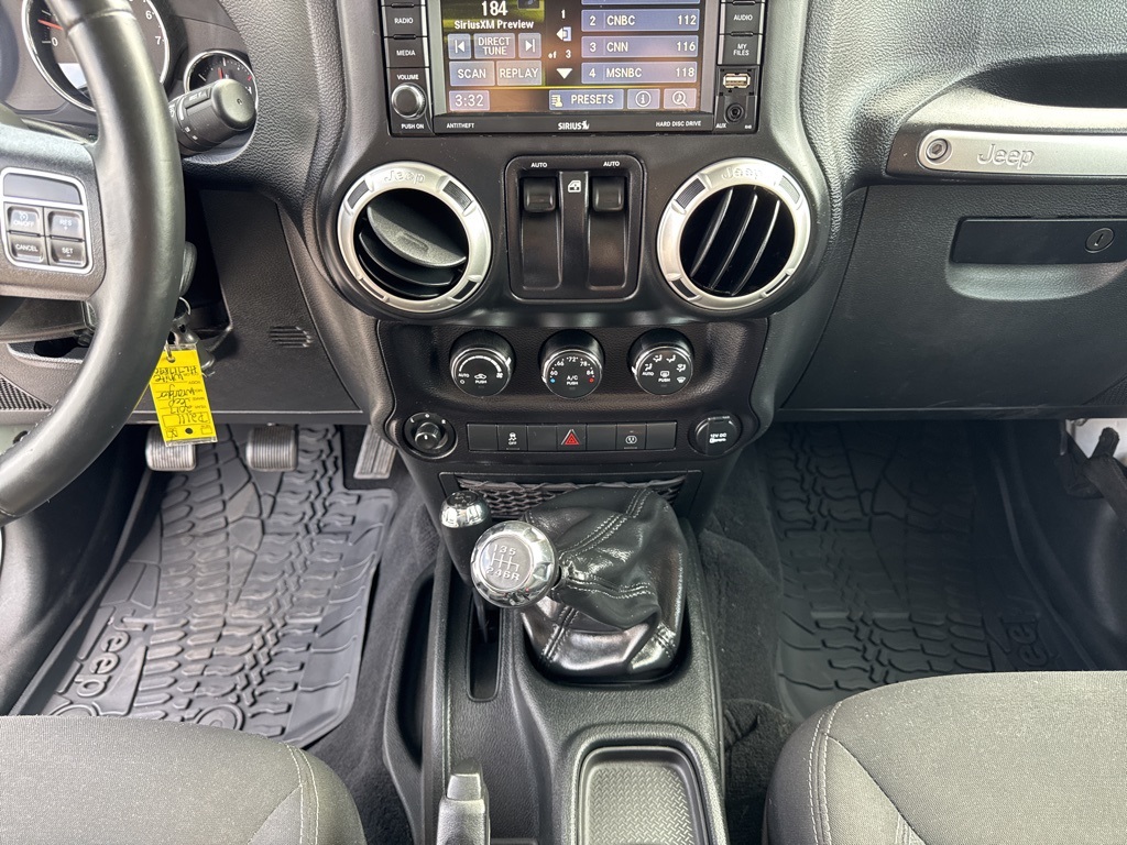 2017 Jeep Wrangler Rubicon photo 31