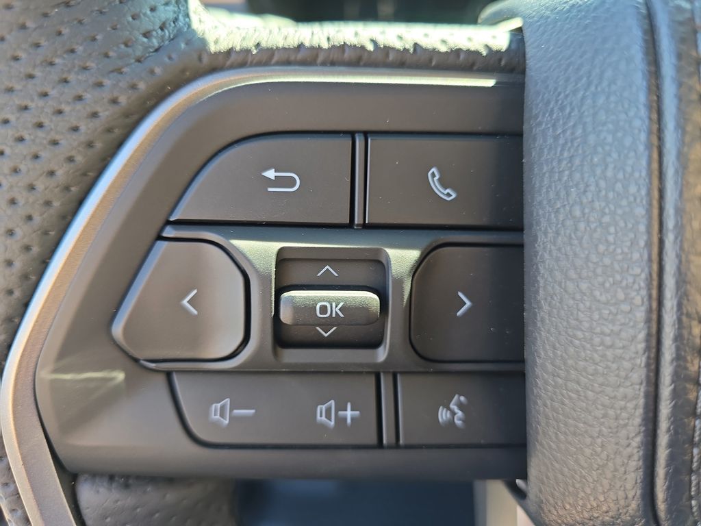 2025 Toyota Tacoma SR5 photo 16