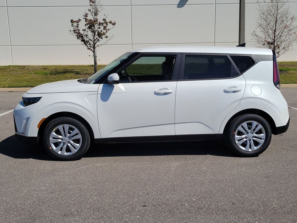 2025 Kia Soul LX S photo 6