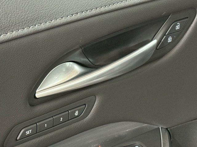 2025 Cadillac XT4 Premium Luxury photo 17