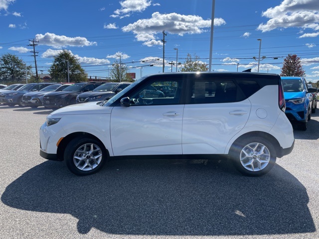2025 Kia Soul S photo 4