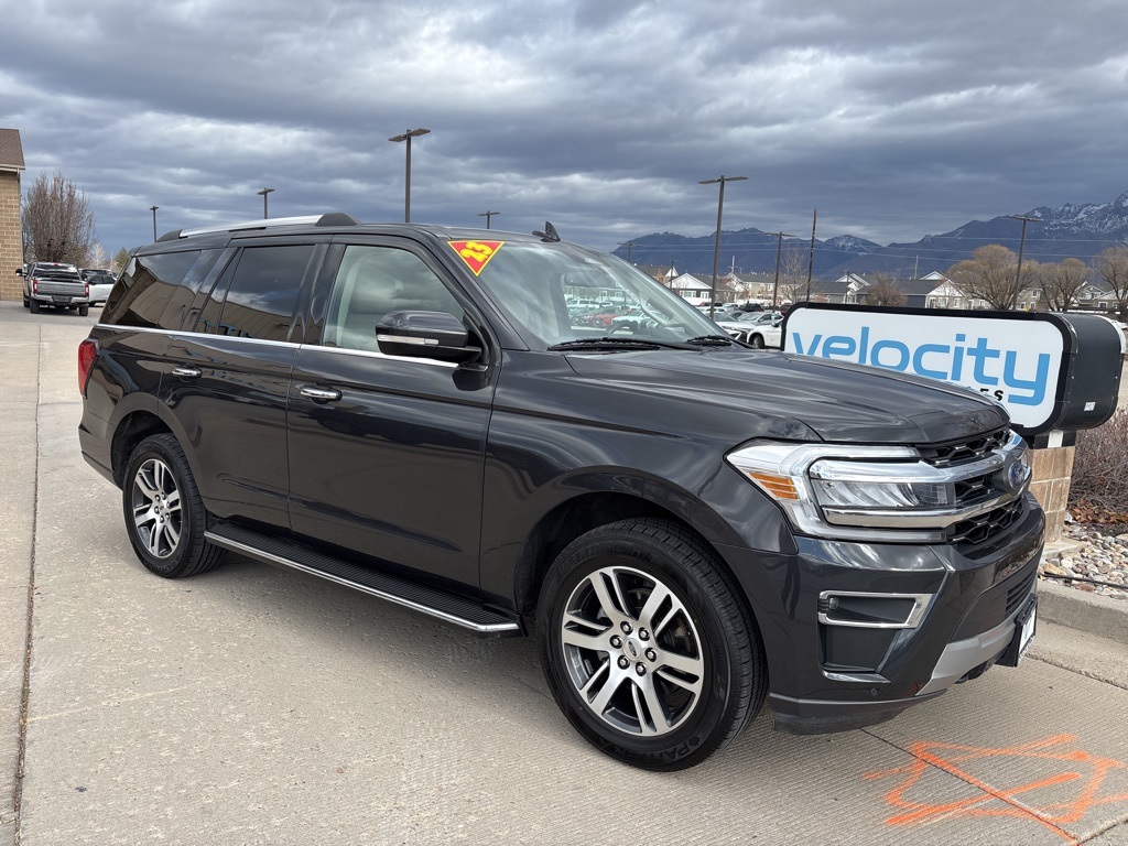2023 Ford Expedition Limited's photo