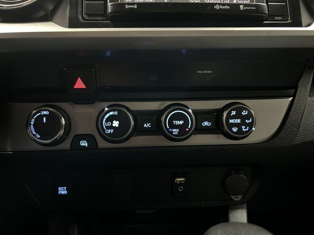 2019 Toyota Tacoma SR5 photo 16