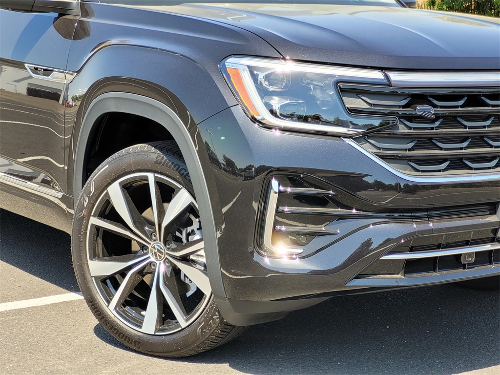 2025 Volkswagen Atlas SEL Premium R-Line photo 3