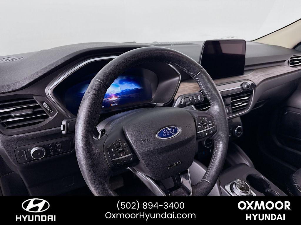 2020 Ford Escape Titanium photo 9