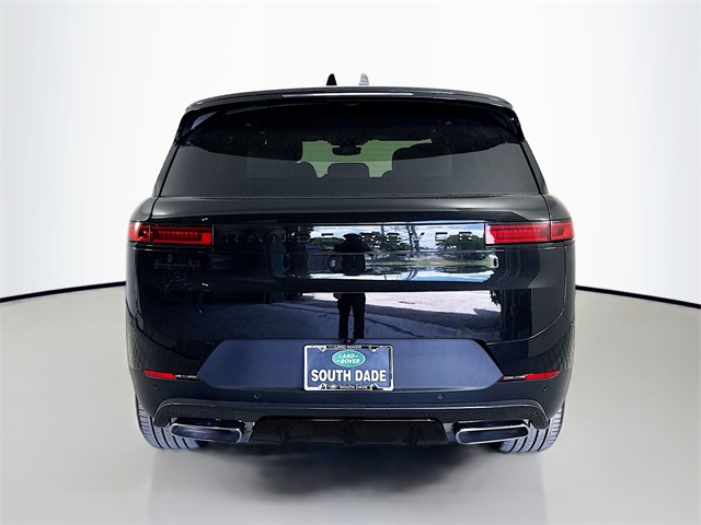 2025 Land Rover Range Rover Sport SE photo 3