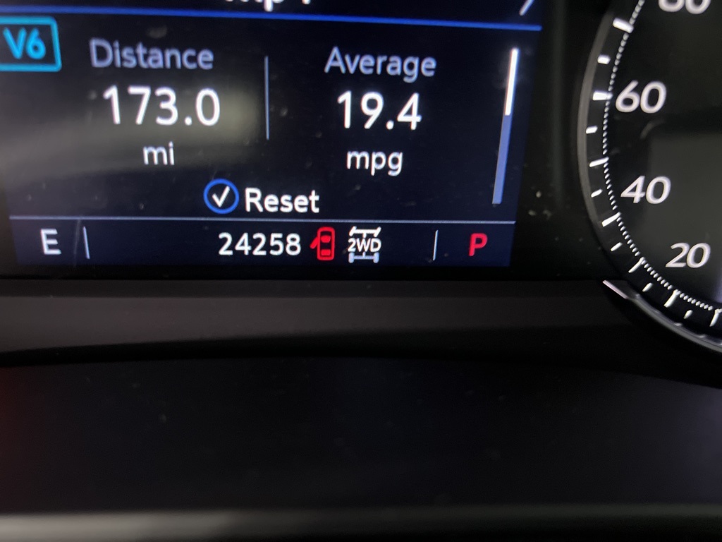 2025 CADILLAC XT5 - Image 9