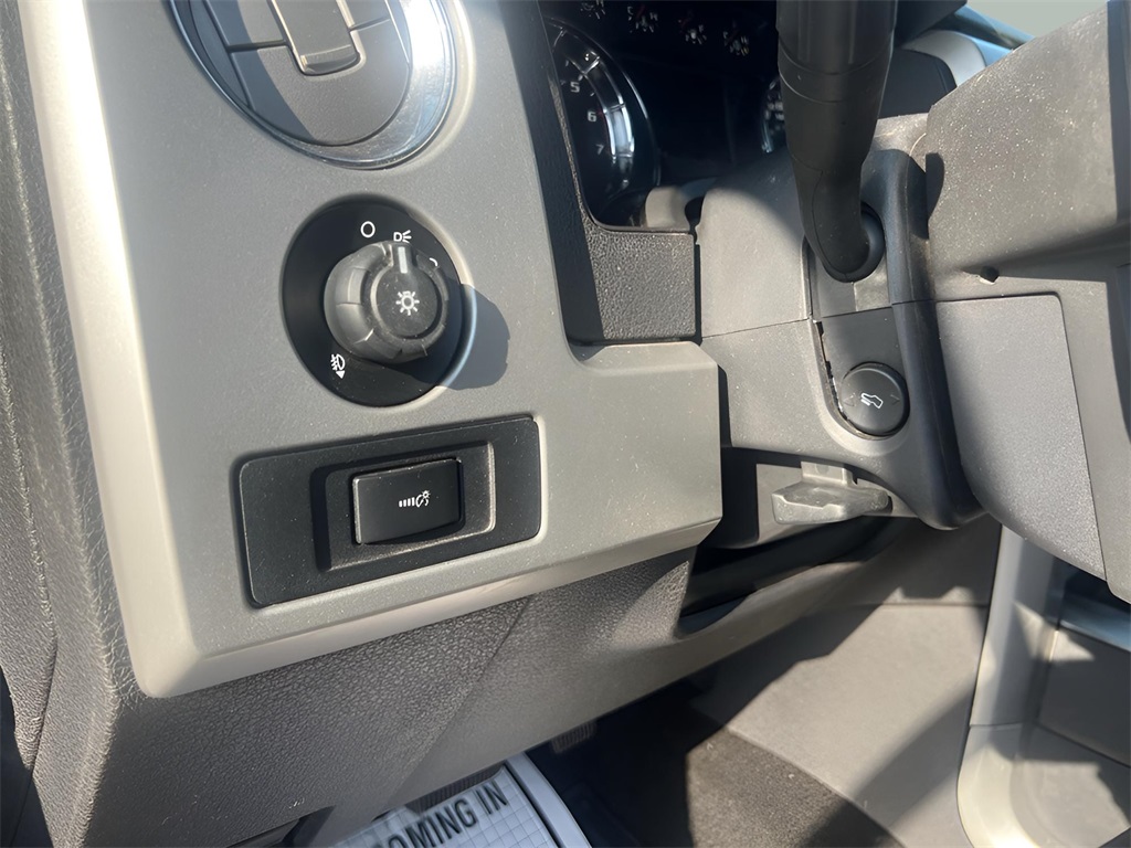 2014 Ford F-150 FX4 photo 19