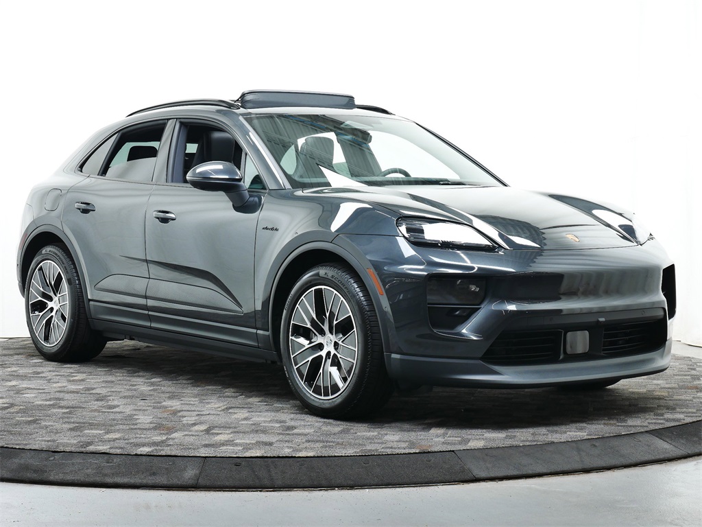2025 Porsche Macan Electric 4 photo 9