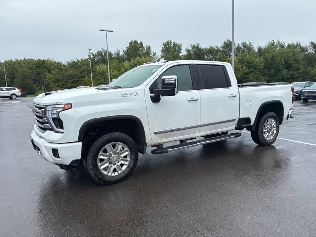 2024 Chevrolet Silverado 2500HD High Country photo 2