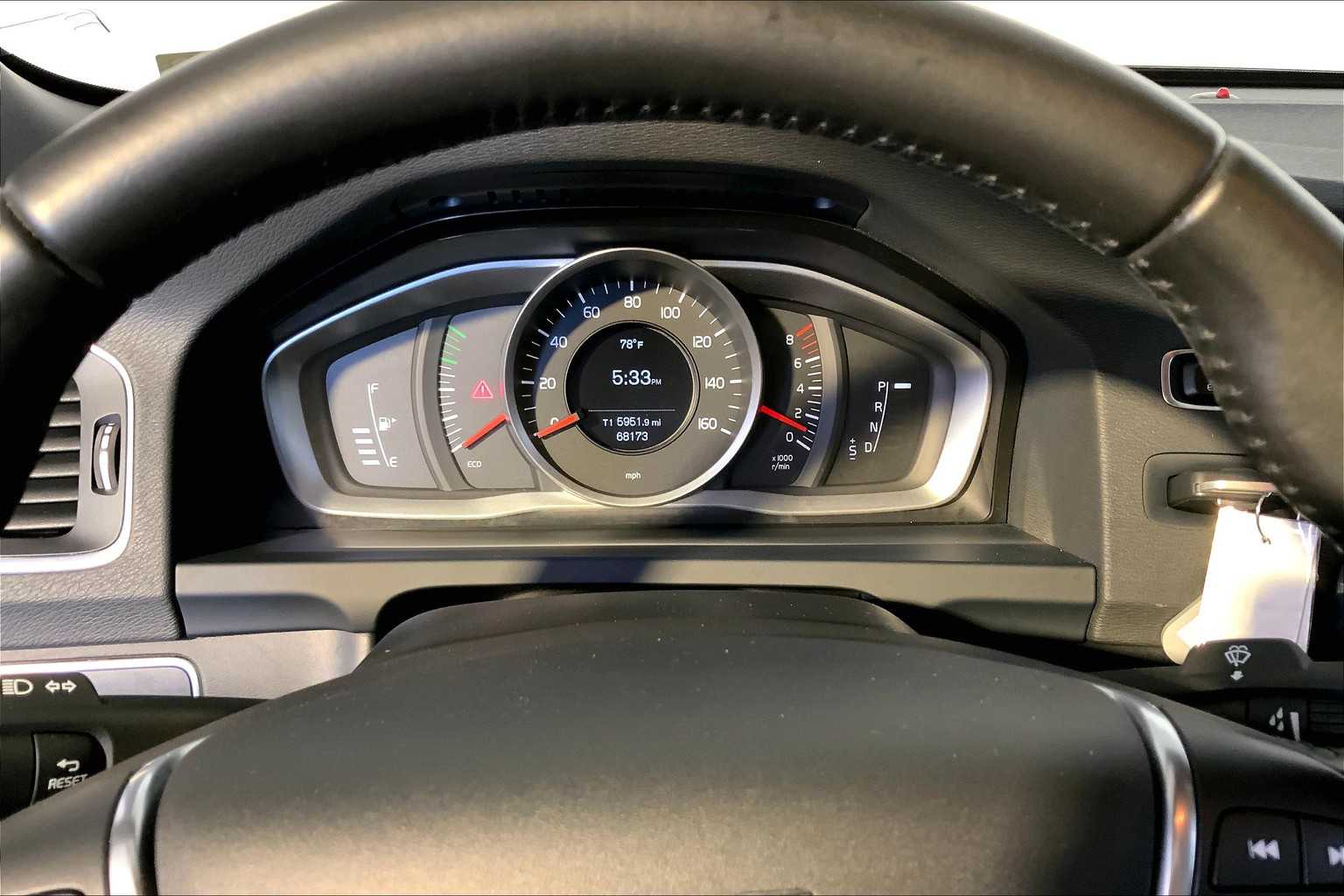 2015 Volvo S60 T5 Drive-E photo 24