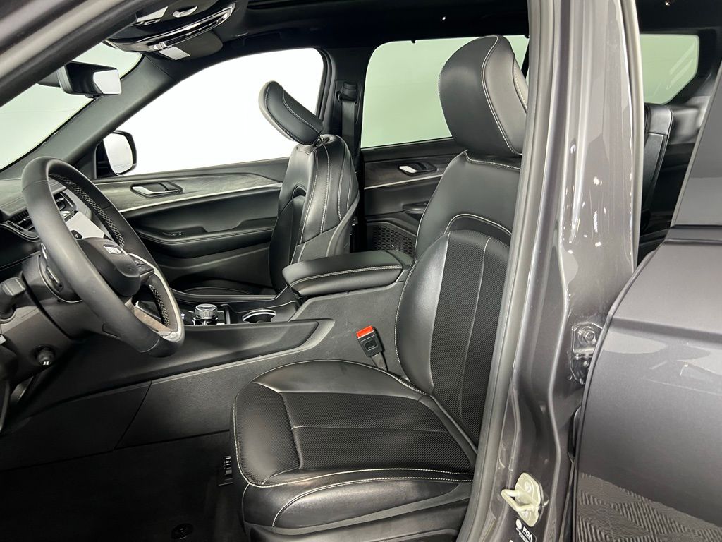 2024 Jeep Grand Cherokee Limited photo 16