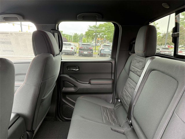 2025 Nissan Frontier PRO-4X photo 12